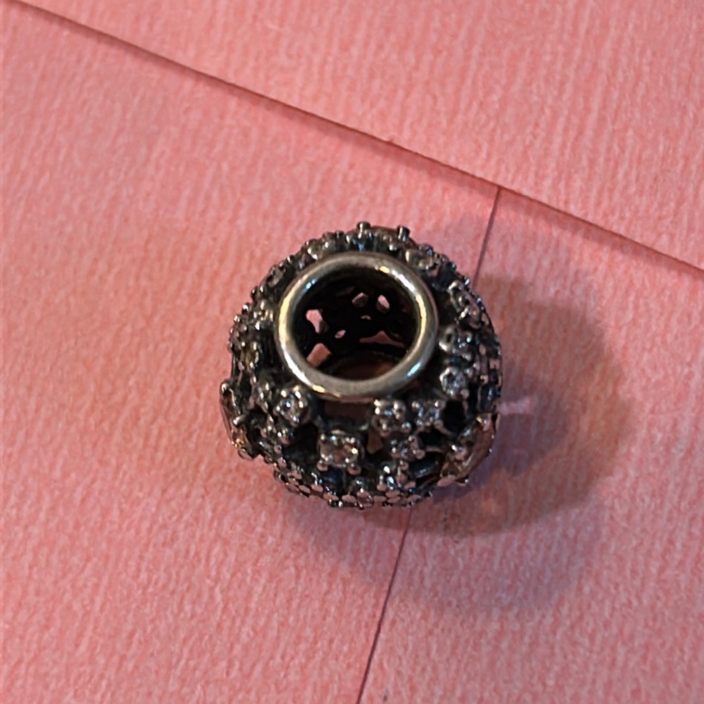 Pandora Inner Radiance Charm - Picture 4 of 4